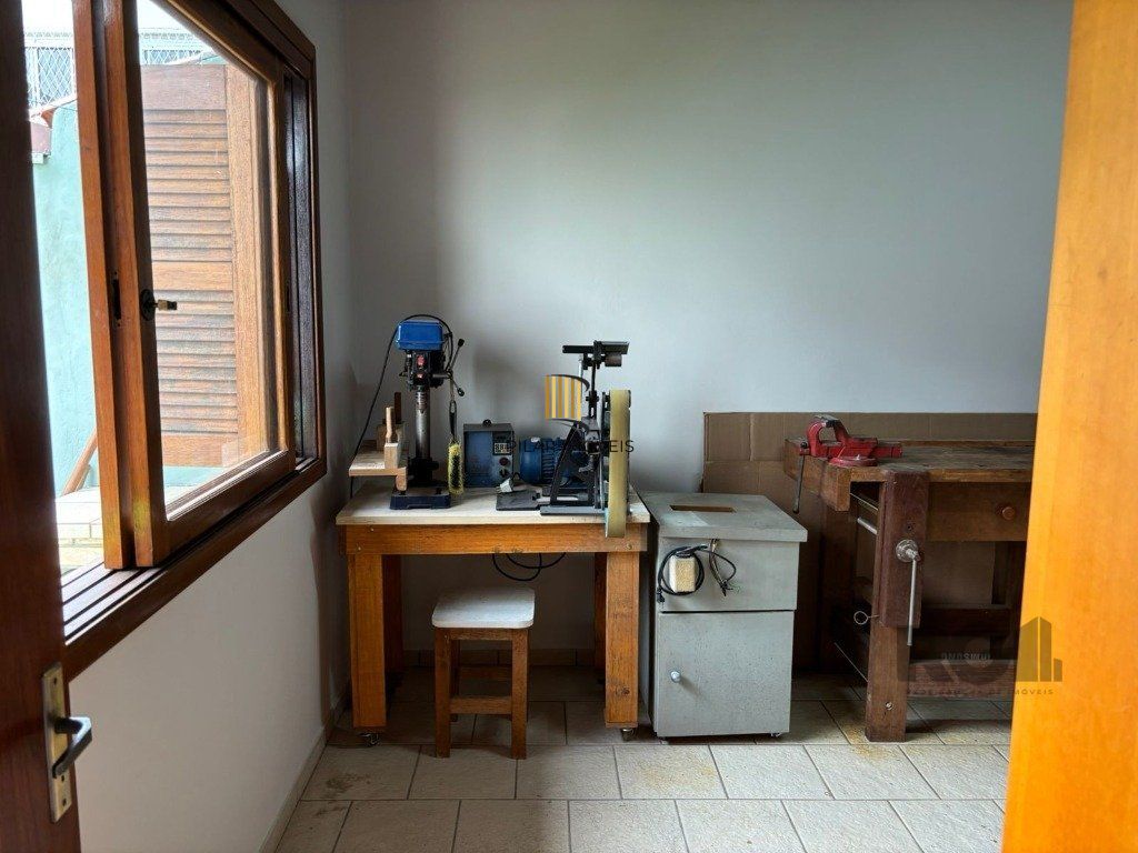 Casa 4 dormitórios no bairro Teresópolis