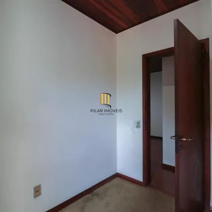 Casa à venda com 4 dormitorios no Bairro Nonoai - Porto Alegre