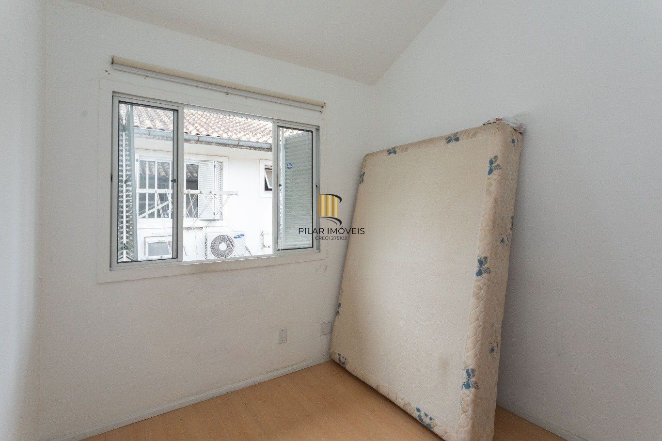 Casa em Condomínio de 3 dormitórios  à venda em Sarandi, Porto Alegre.