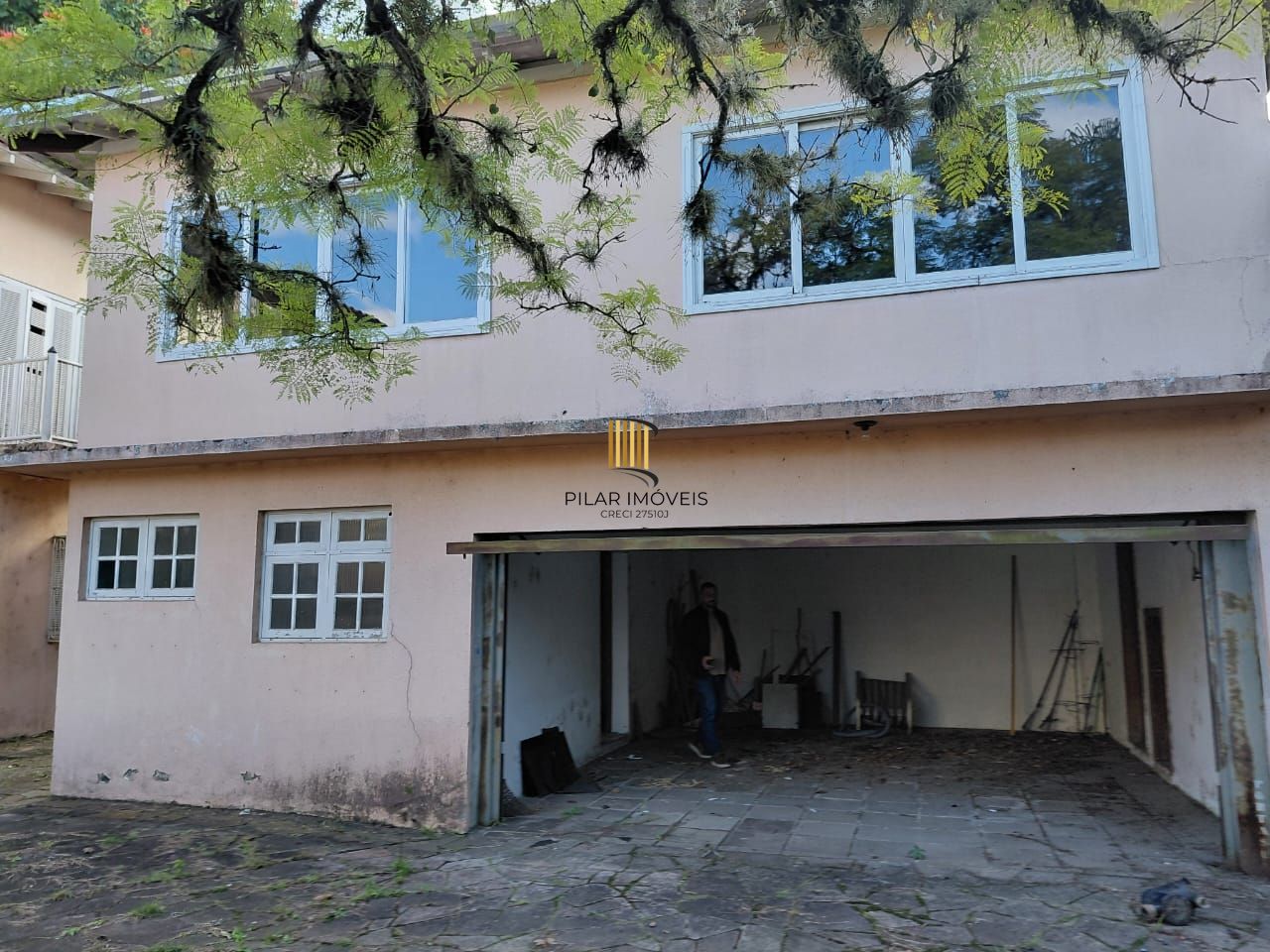Ampla casa com pátio Bairro Teresópolis