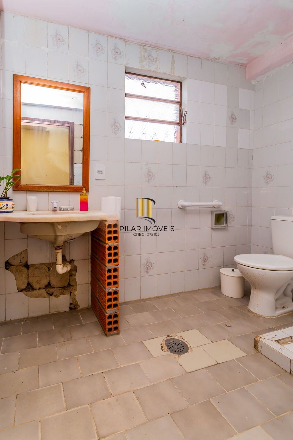 Casa de 3 dormitórios  no Bairro Vila Jardim - Porto Alegre