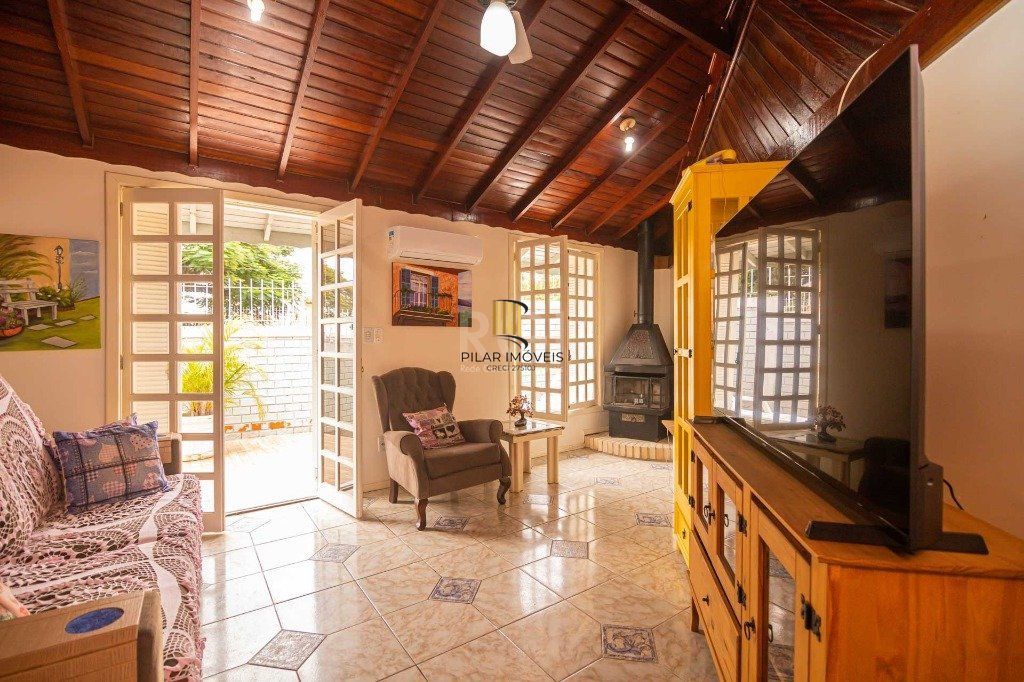 Casa 3 Dormitório(s) Bairro Jardim São Pedro