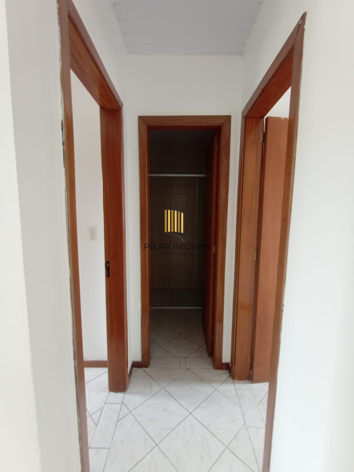 Casa 2 dormitórios no bairro Hípica