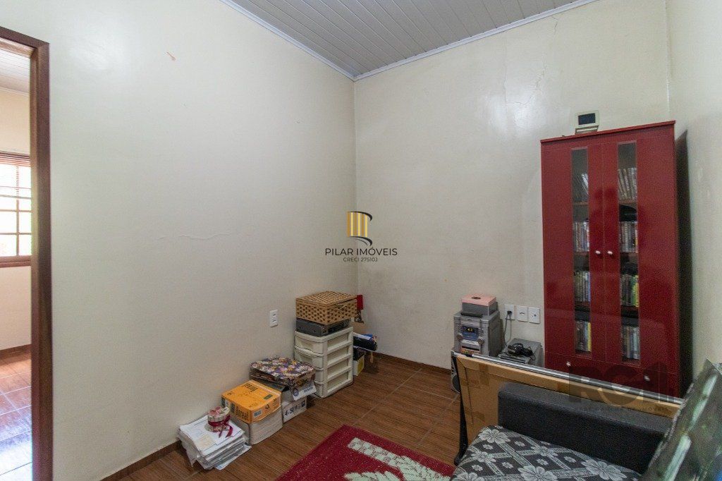 Casa com 3 dormitórios e 3 vagas no bairro Santa Tereza