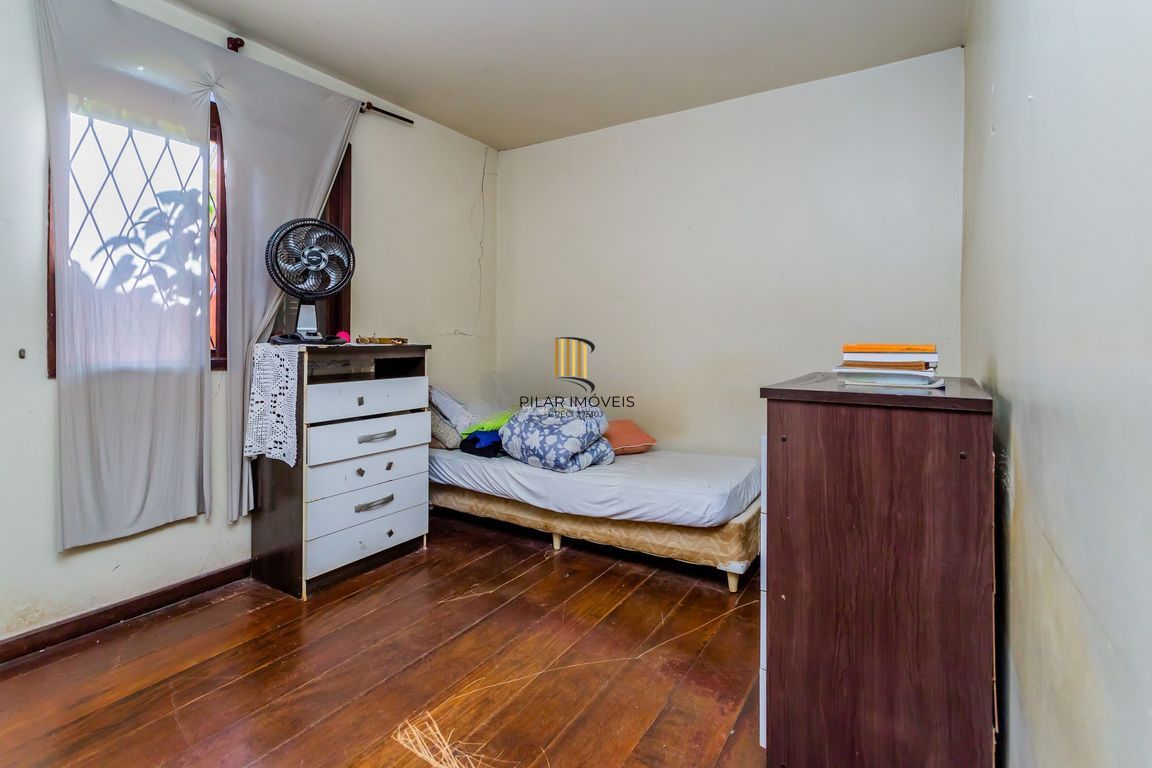 Casa de 3 dormitórios  no Bairro Vila Jardim - Porto Alegre