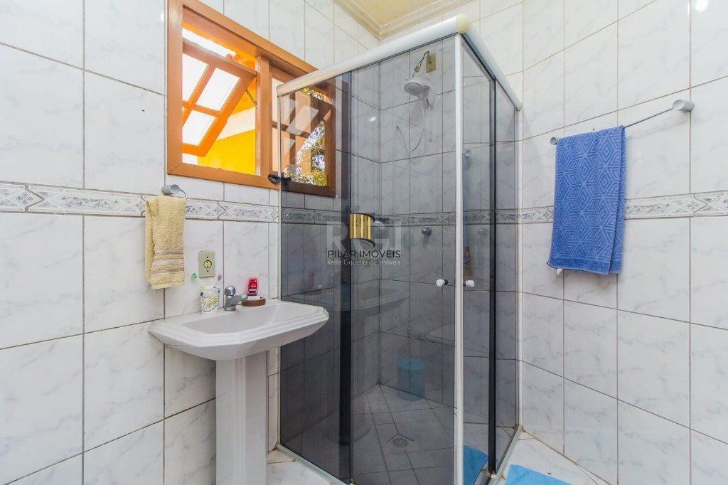 Casa para Venda - 300m², 4 dormitórios, sendo 1 suites, 3 vagas - Santa Isabel
