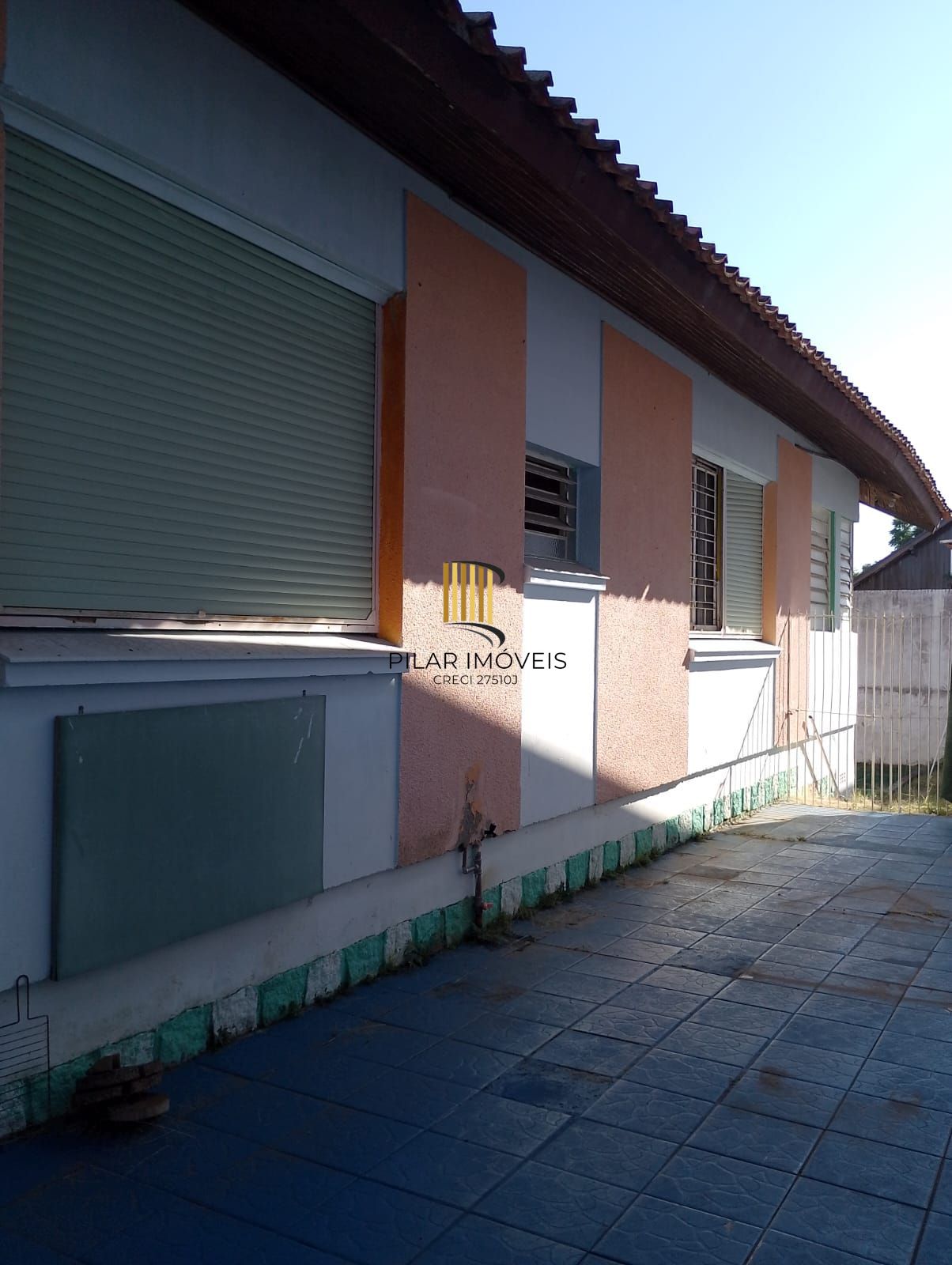 Casa de esquina 03 dormitórios Teresópolis