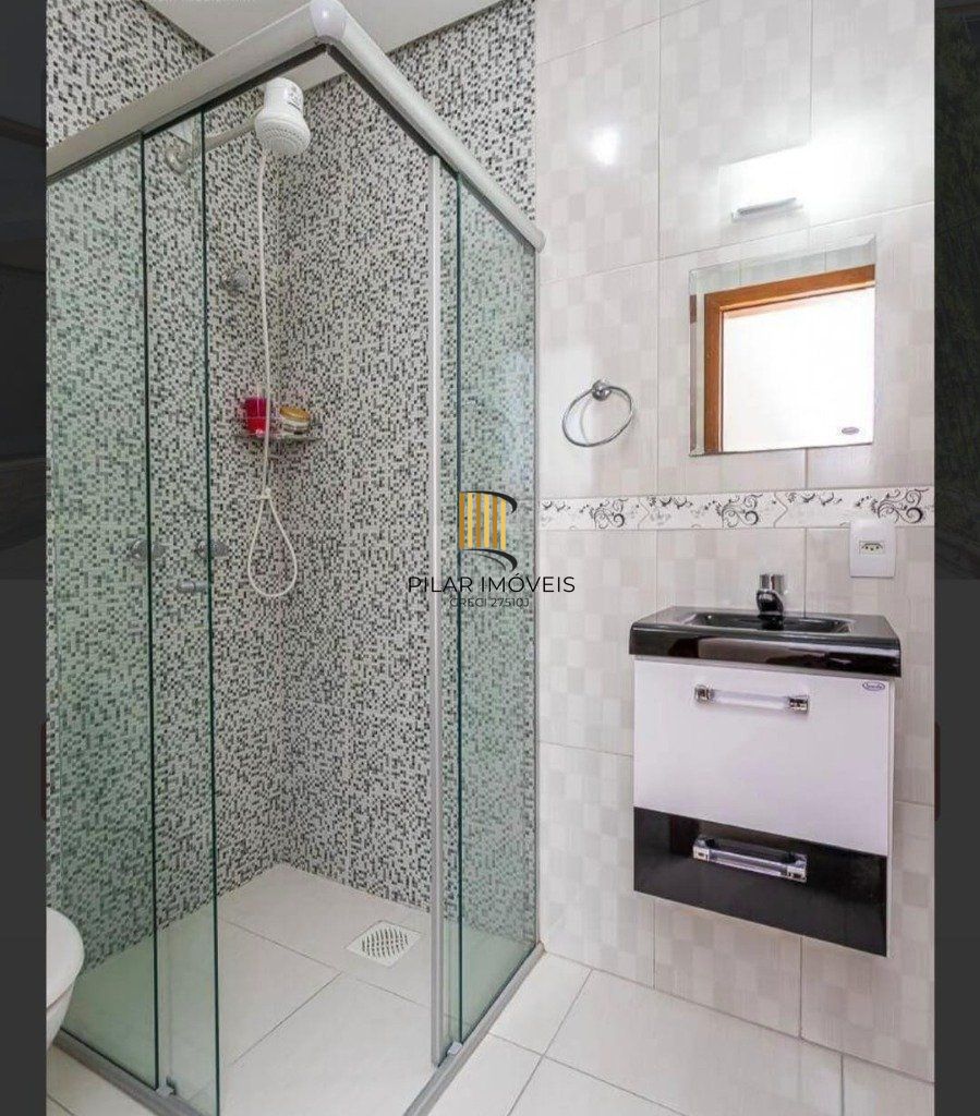 Excelente casa com 3 dormitórios e piscina