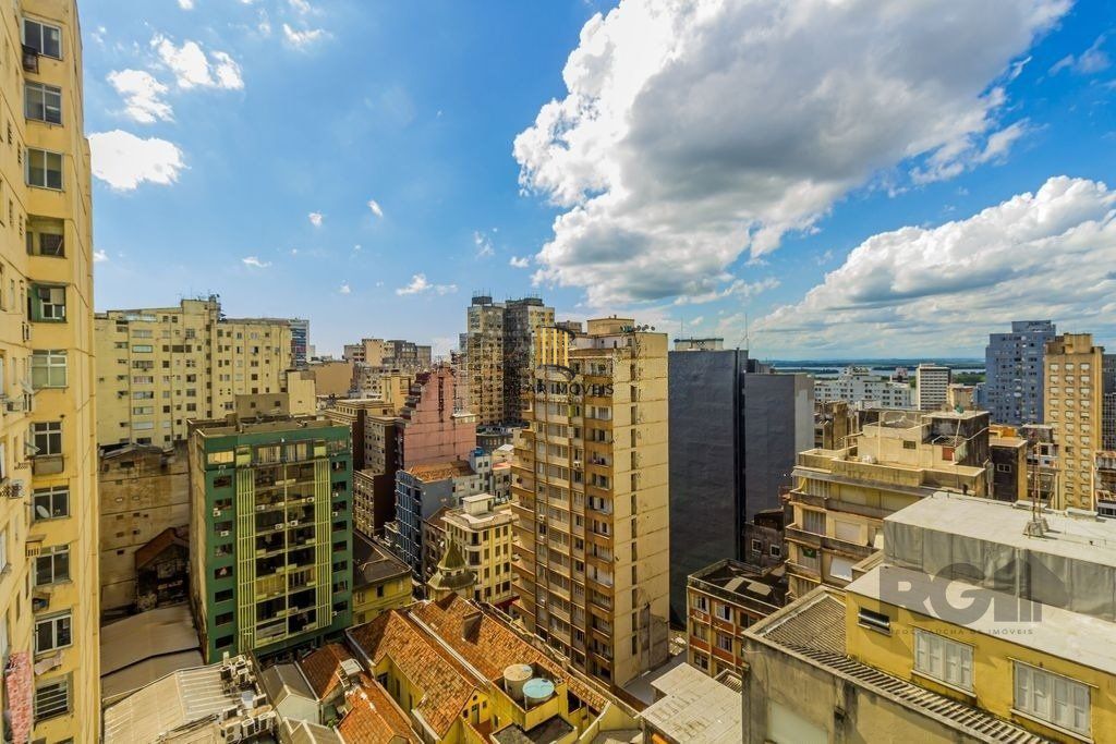Apartamento 73m² - 2 dormitórios no Centro Histórico