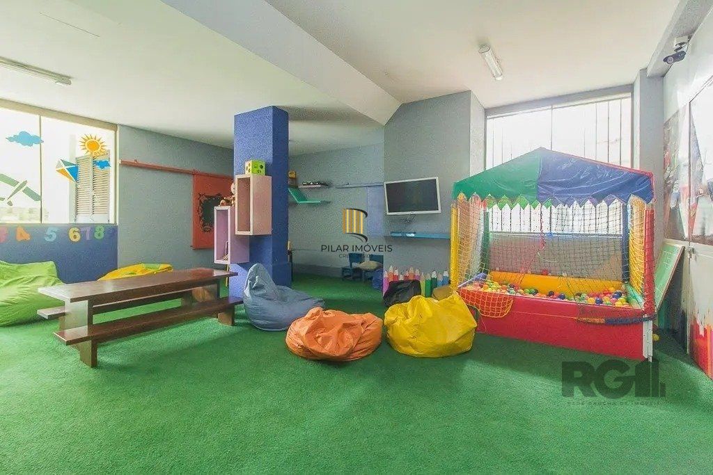 Apartamento com 3 dormitórios no bairro Jardim Carvalho