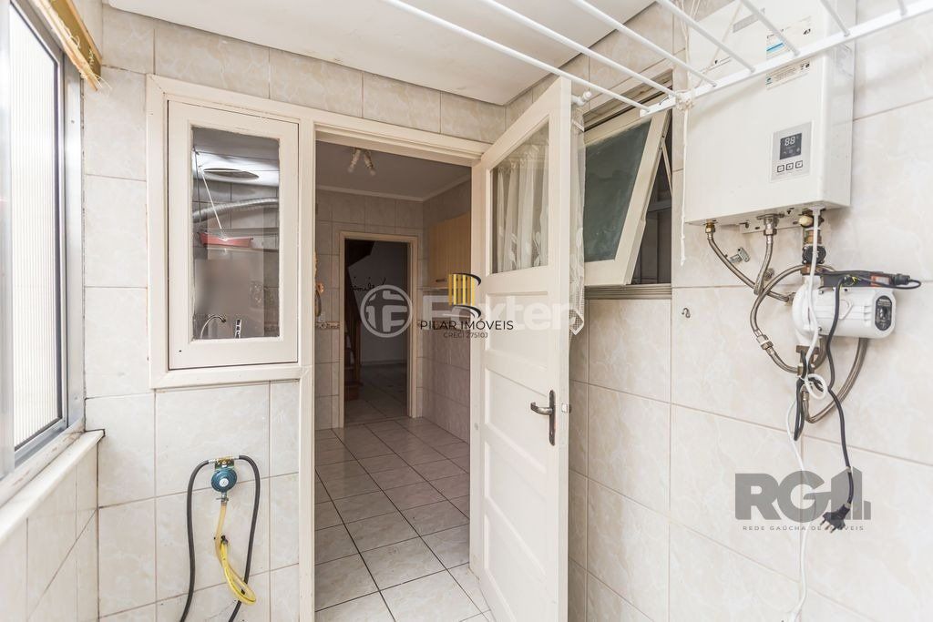 Excelente cobertura de 150m² 3 dormitórios com 3 banheiros.