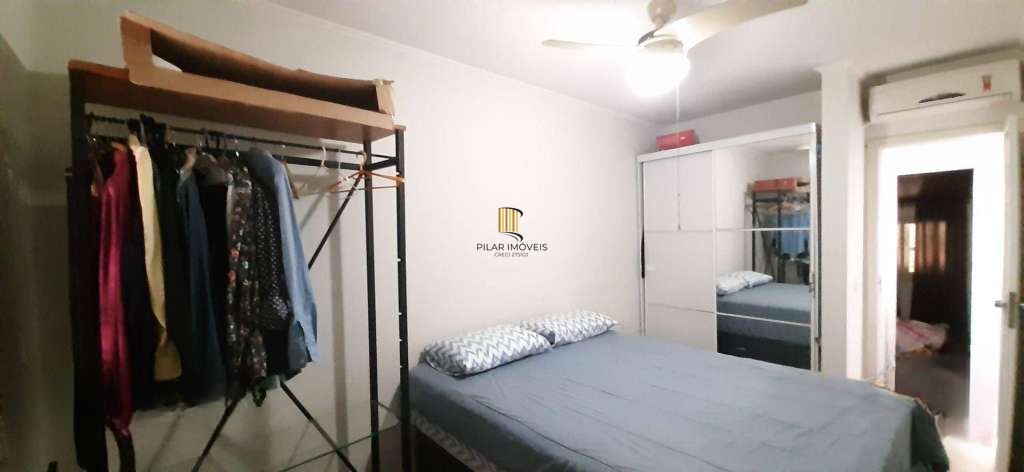 VENDE – AMPLA CASA RESIDENCIAL COM PISCINA E 5 VAGAS