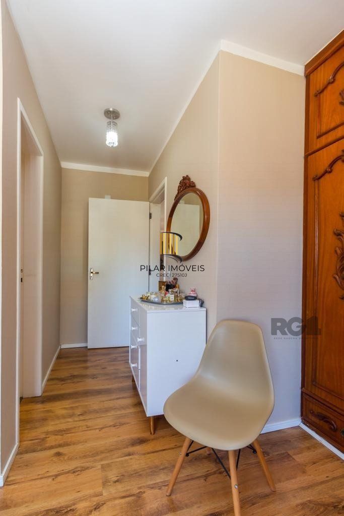 Casa de 380m², bairro Guarujá