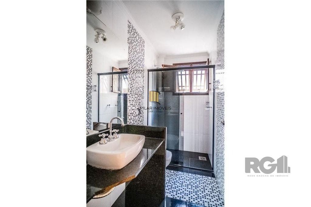 Excelente cobertura de 255m² com 3 dormitórios e 2 vagas.