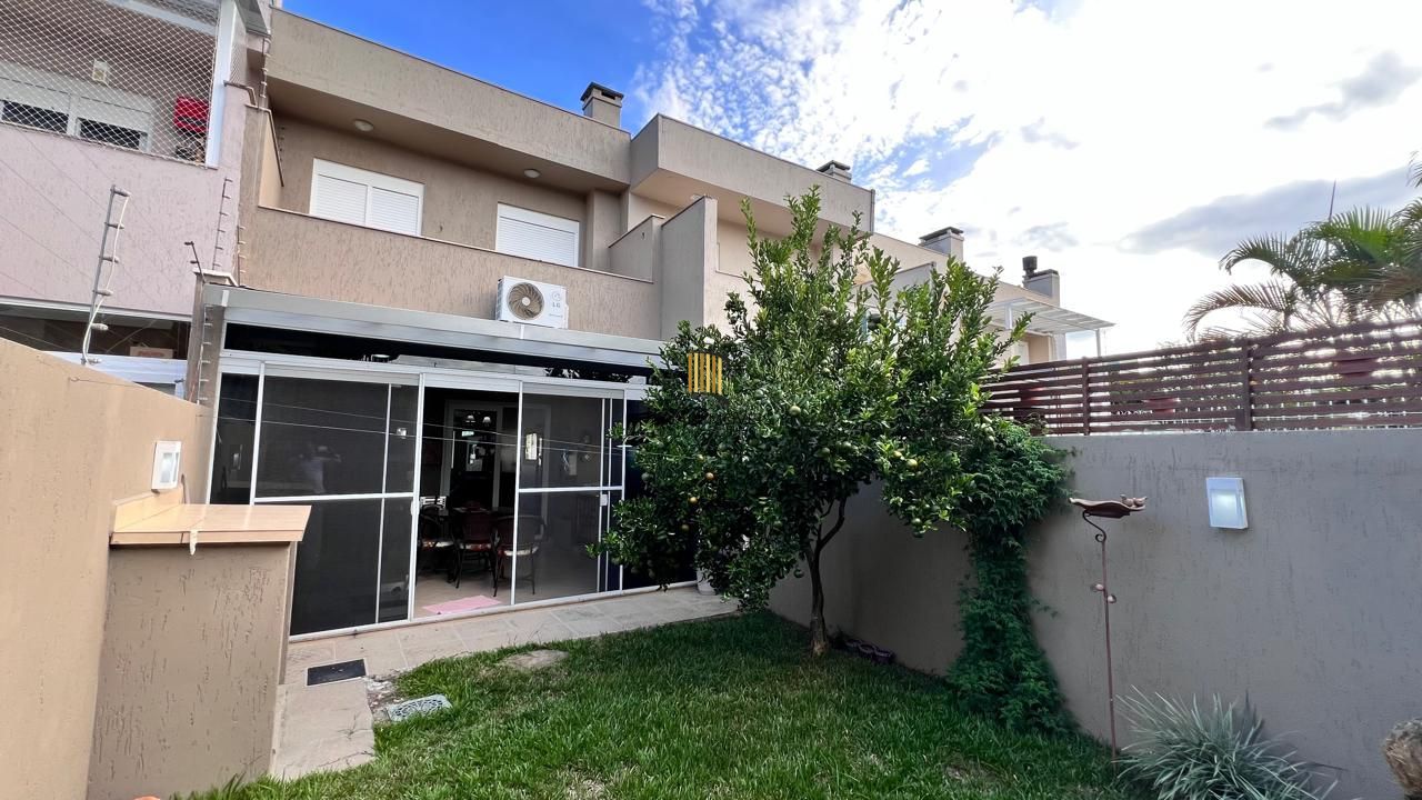 Casa 3 dormitórios no bairro Espírito Santo