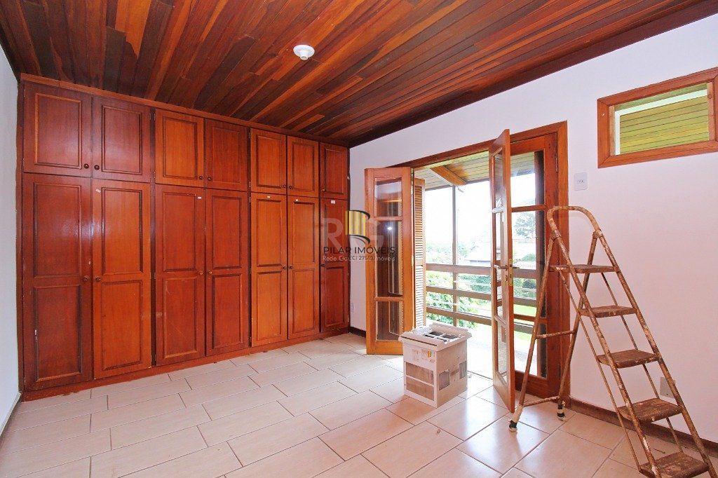 Casa para Venda - 840m², 7 dormitórios, sendo 3 suites, 8 vagas - Medianeira