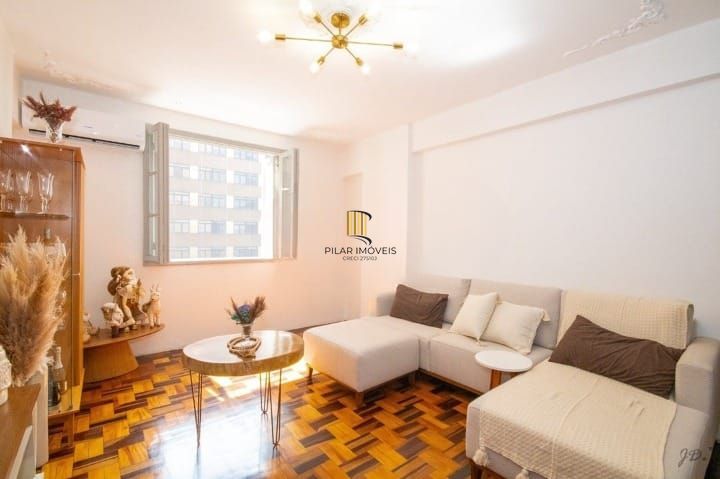 Apartamento com 3 dormitorios e suíte no Centro de Porto Alegre-RS.