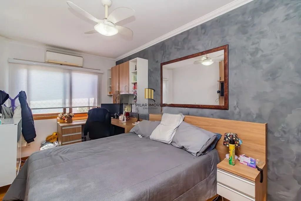 Cobertura 251m², 3 dormitórios, 2 vagas no bairro Teresópolis