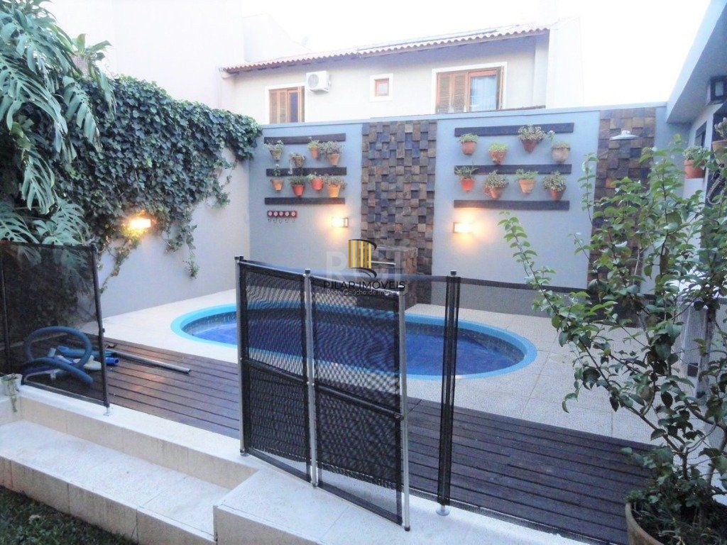 Casa para Venda - 165m², 3 dormitórios, sendo 3 suites, 1 vaga - Hípica