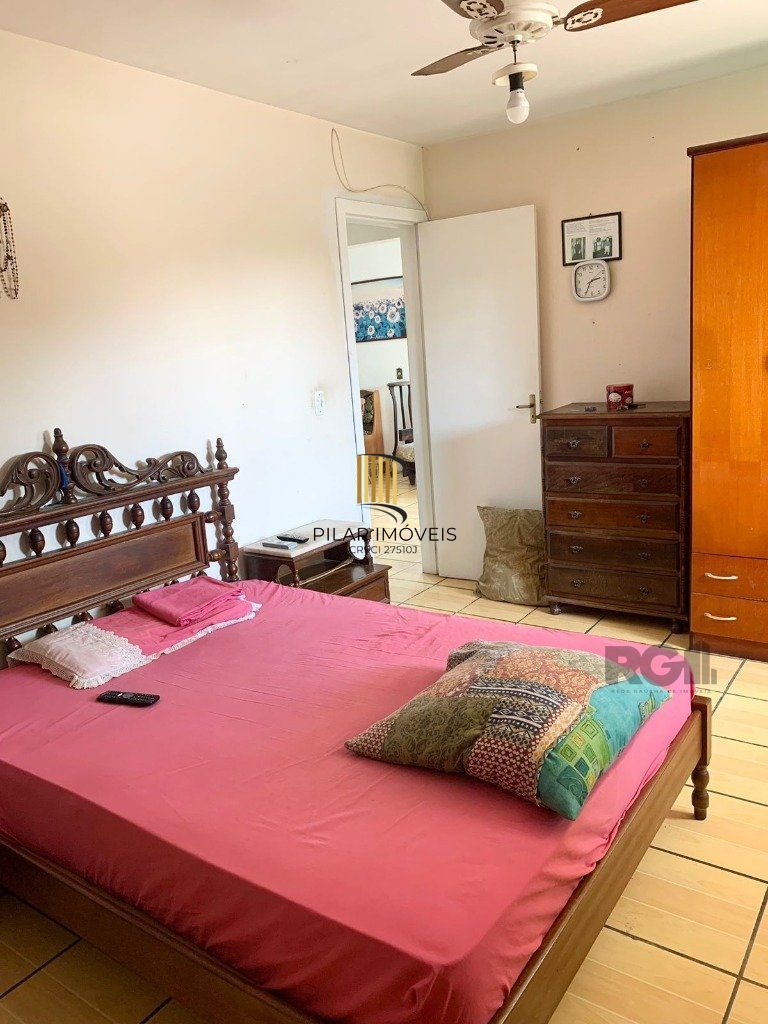 Casa 3 dormitórios no bairro Glória