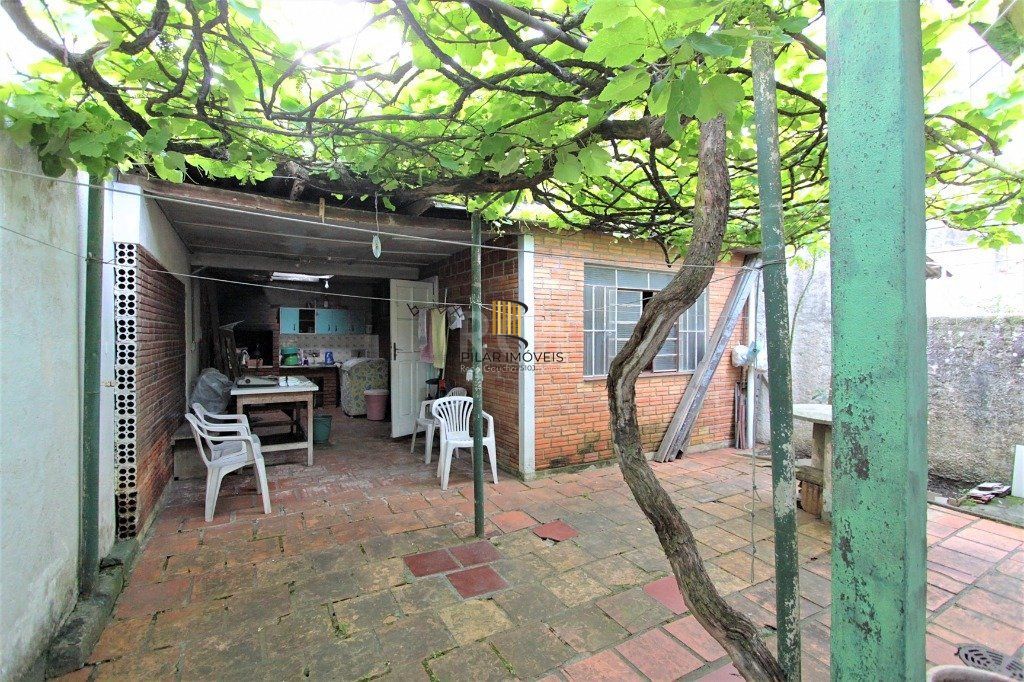 Casa para Venda - 187m², 3 dormitórios, sendo 1 suites, 2 vagas - Jardim São Pedro