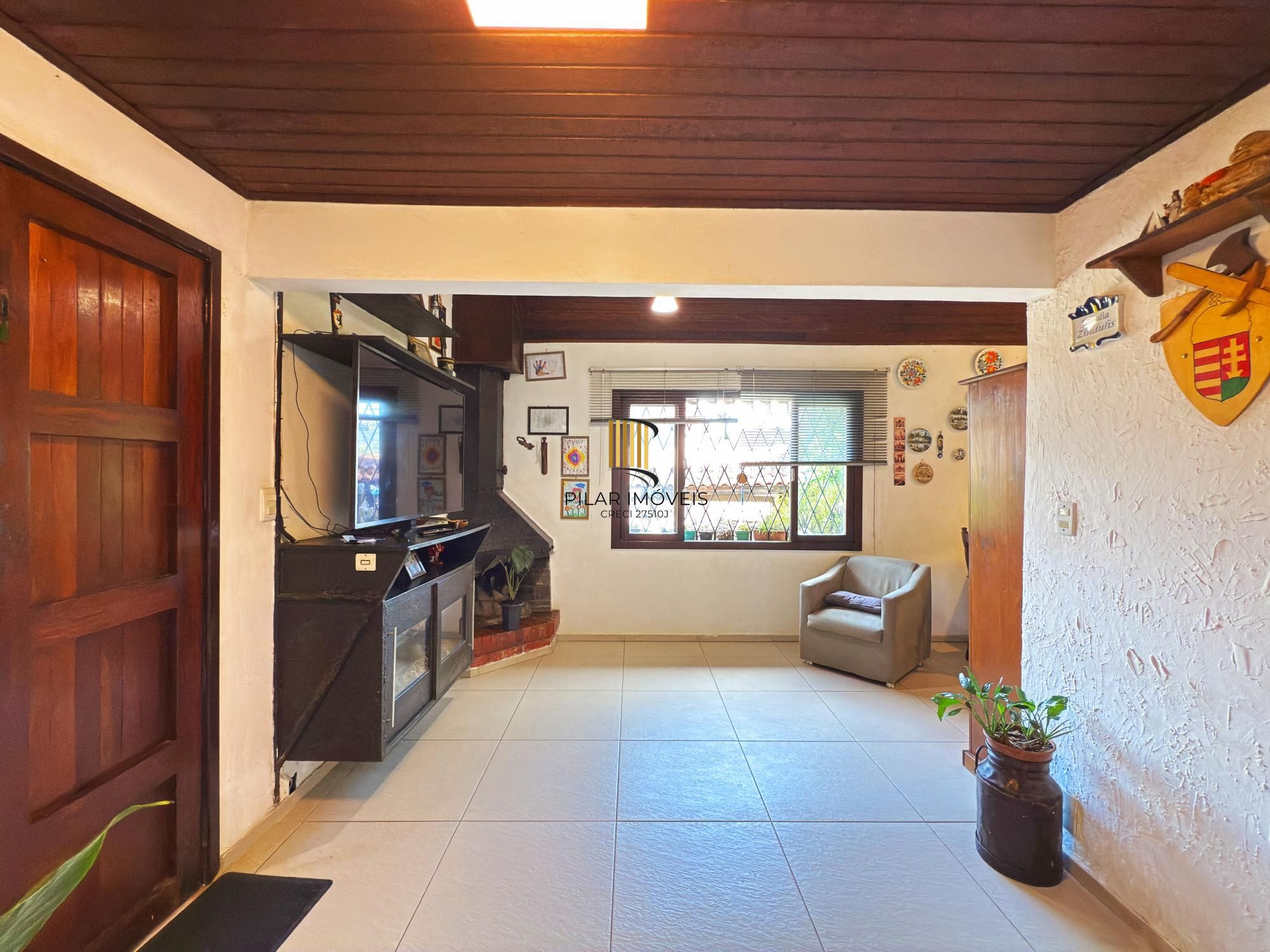 Casa residencial, 2 dormitórios no bairro Teresópolis