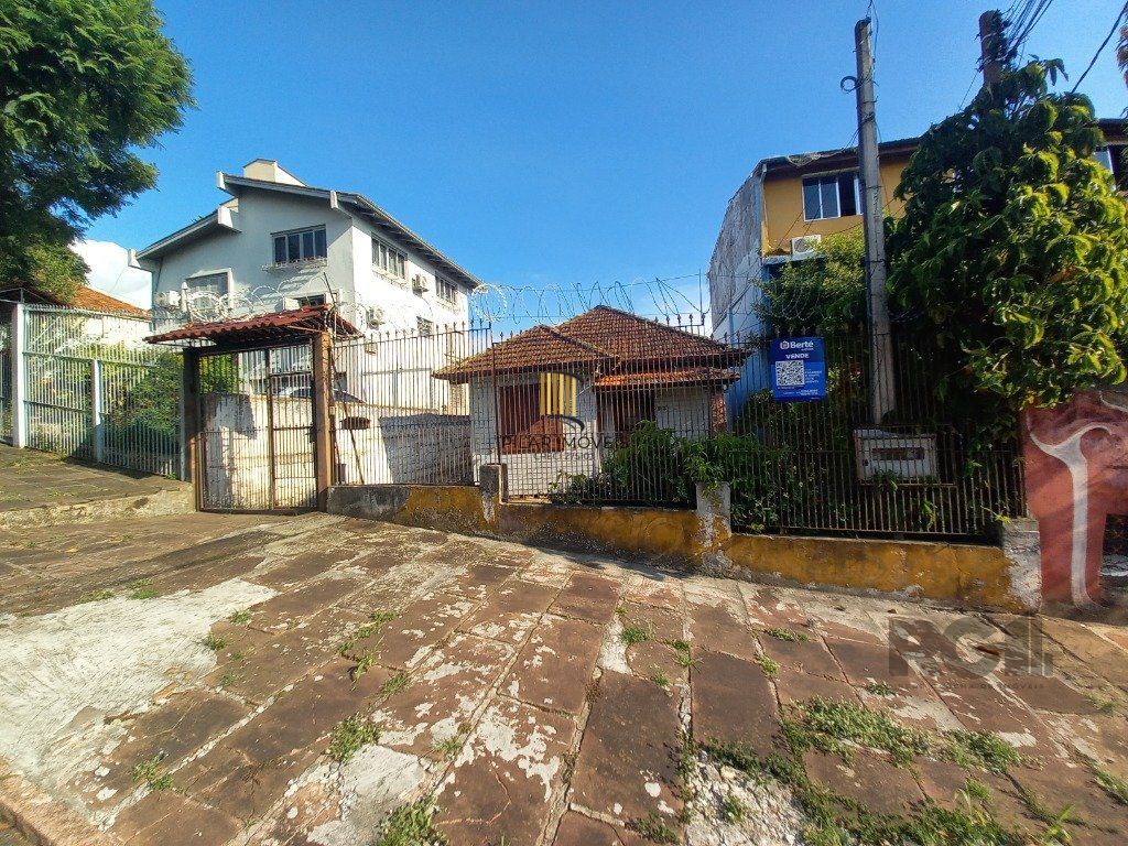 Casa 3 dormitórios no bairro Medianeira - Pilar Imóveis