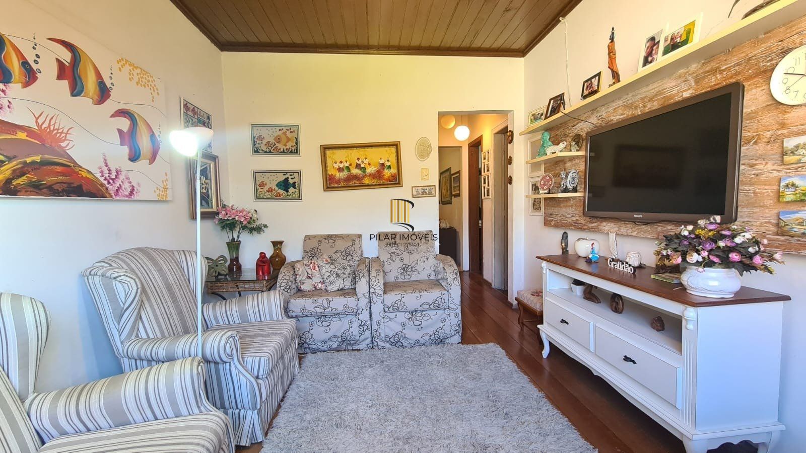 Casa com 4 dormitórios, 2 vagas e 300m² á venda