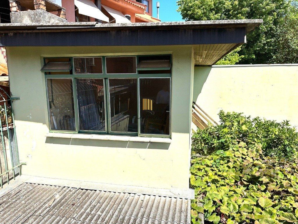 Casa 3 dormitórios no Bairro Glória, próxima a Prof. Oscar Pereira.
