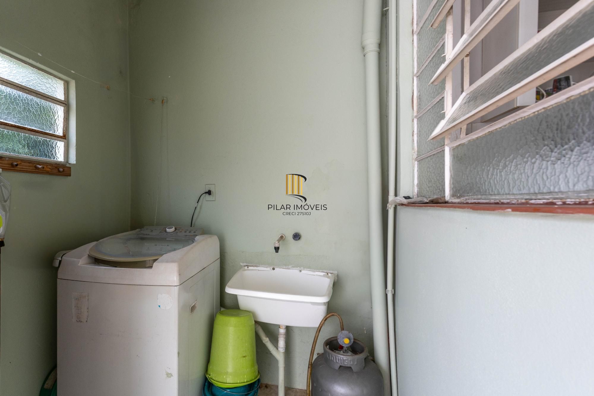 Casa 75m² com 3 dormitórios, 2 vagas no bairro Sarandi