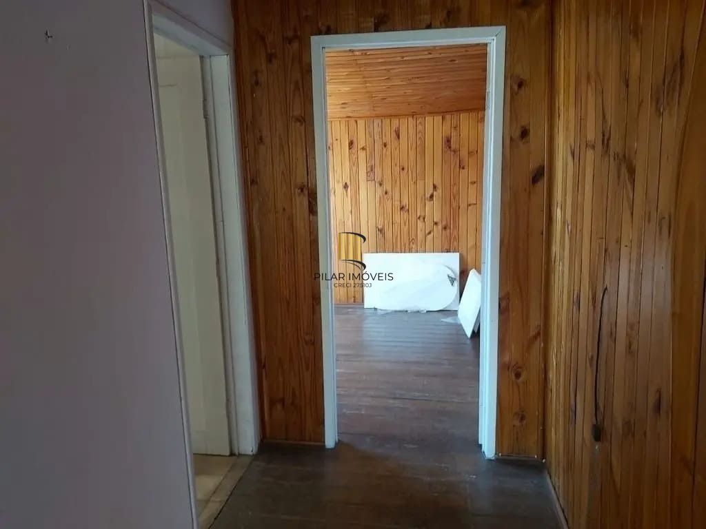Casa com 4 dormitórios no bairro Passo da Areia