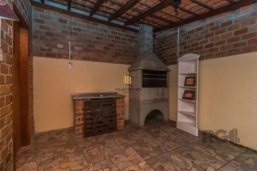 Casa 110m² - 3 dormitórios, 1 vaga no bairro Aberta dos Morros