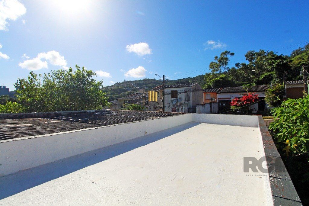 Casa 3 dormitórios no bairro Nonoai