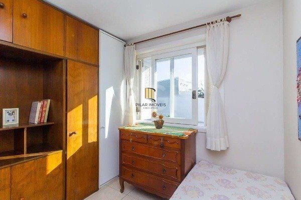 Casa para Venda - 227m², 3 dormitórios, sendo 1 suites, 4 vagas - Azenha