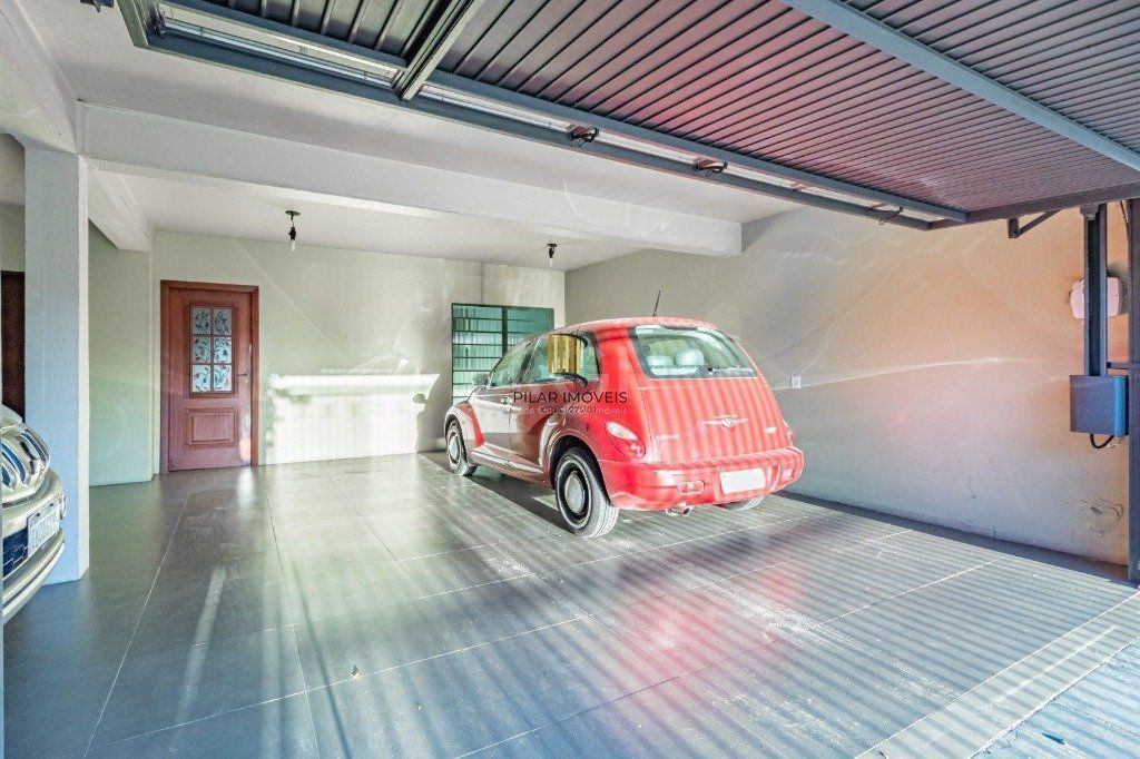 Casa de 3 dormitórios e 4 vagas de garagem no bairro Jardim Itu