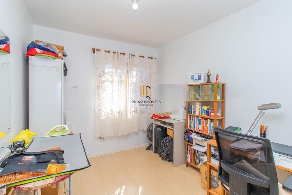 Casa de 4 dormitórios no bairro Cavalhada