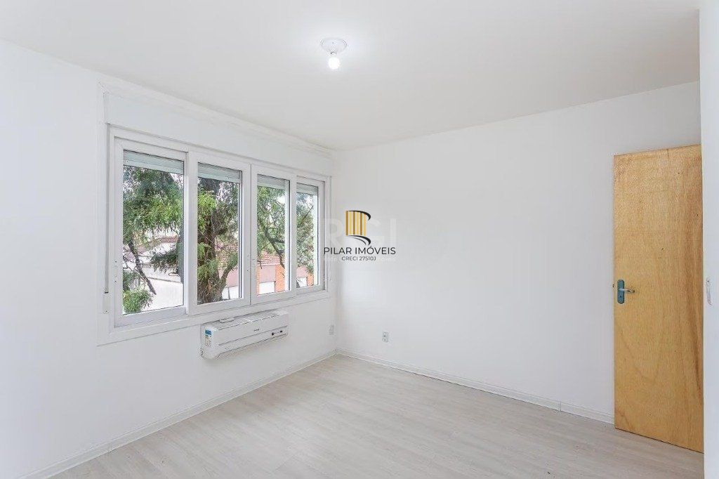 Cobertura de 140m² - 3 dormitórios, 2 banheiros, terraço com churrasqueira e 1 vaga de garagem no Bom Jesus