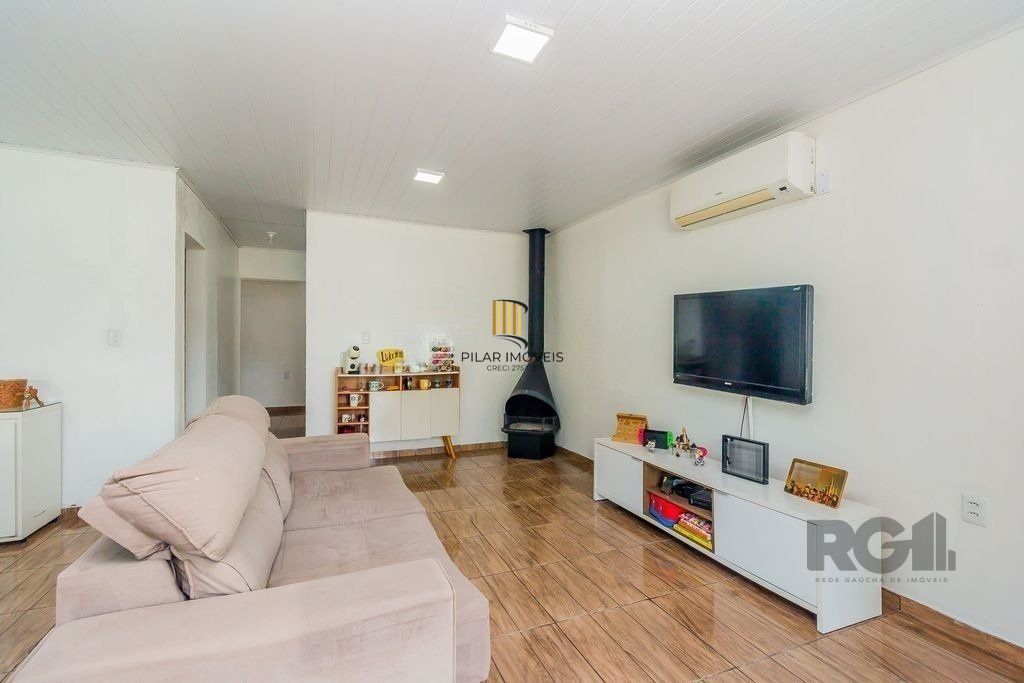 Casa de 2 dormitórios com 98m² no Bairro Lomba do Pinheiro