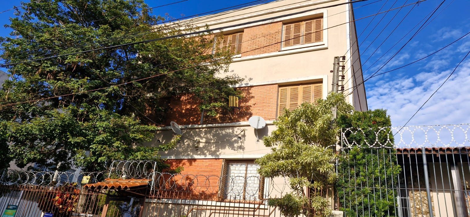 Apartamento de 2 dormitórios reformado no bairro teresopolis - Pilar Imóveis