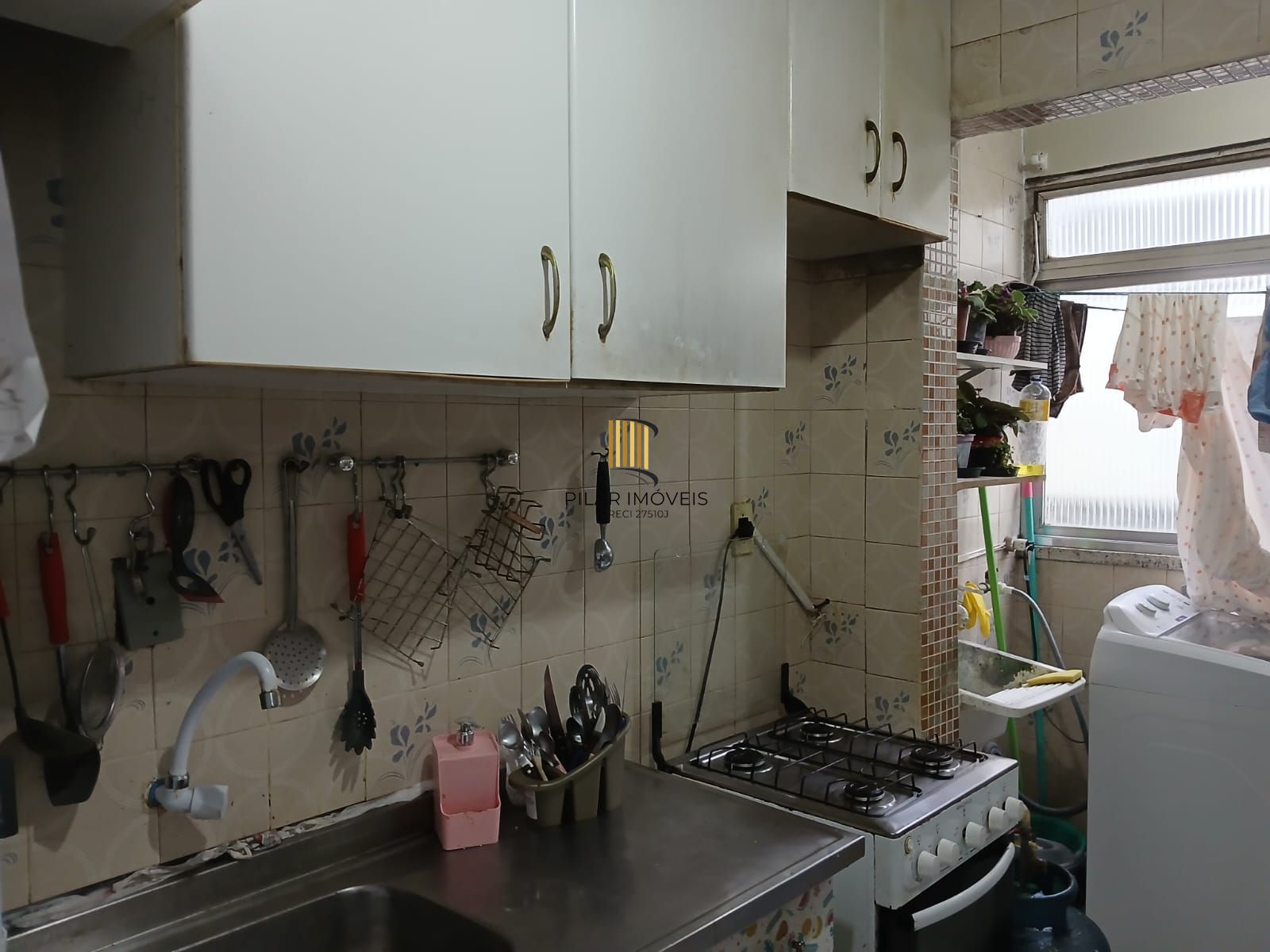 Apartamento de 02 dormitorios na Rua Nunes,bairro Medianeira -Porto Alegre