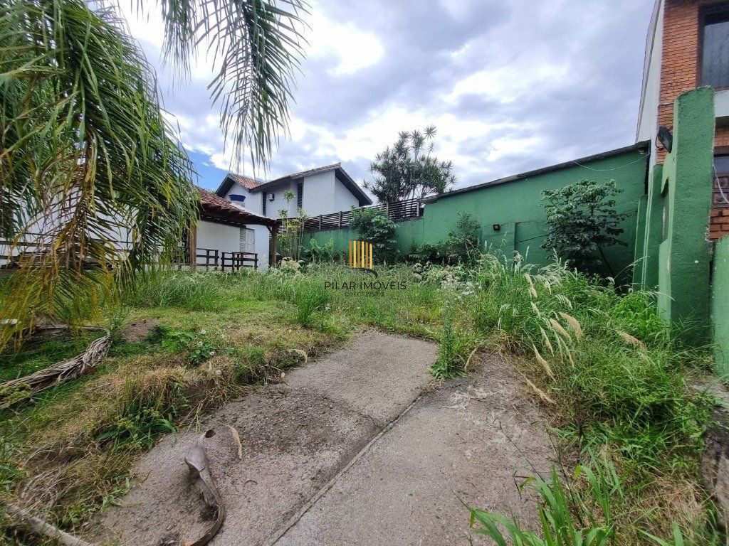 Casa com 3 quartos, 4 vagas e 120m² no bairro Vila Assução