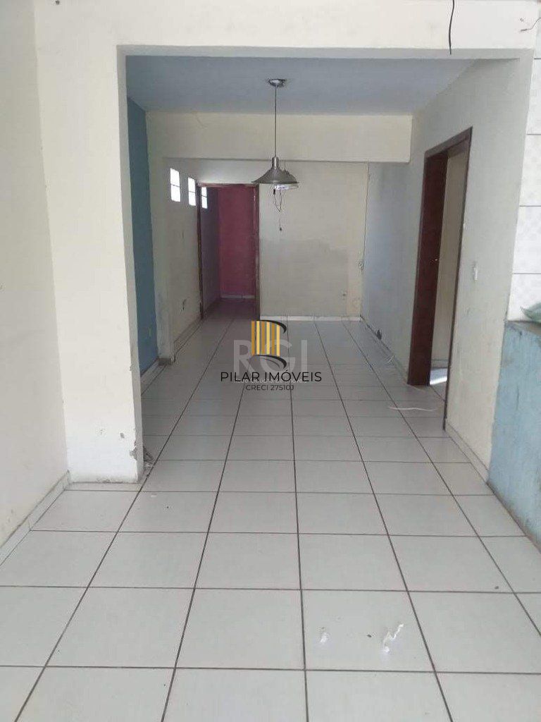 Casa para Venda - 200m², 6 dormitórios, 4 vagas - Tristeza