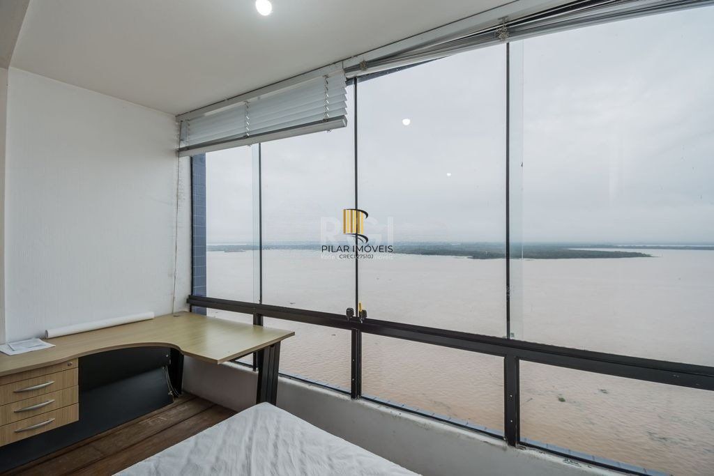 Apartamento de 3 quartos com vista para o rio á venda