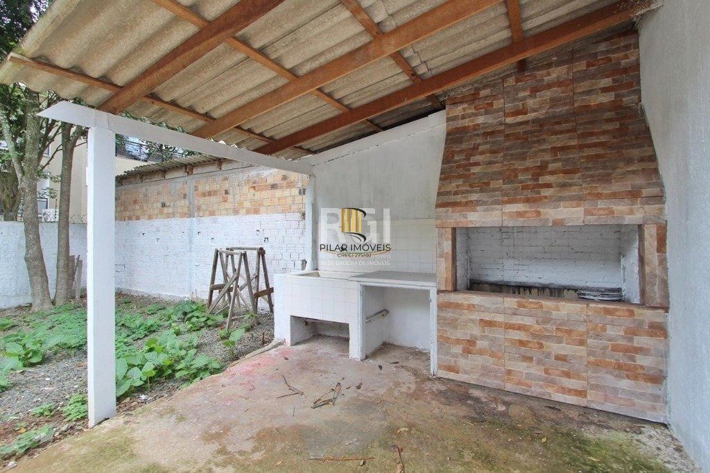 Casa 6 dormitórios no bairro Teresópolis
