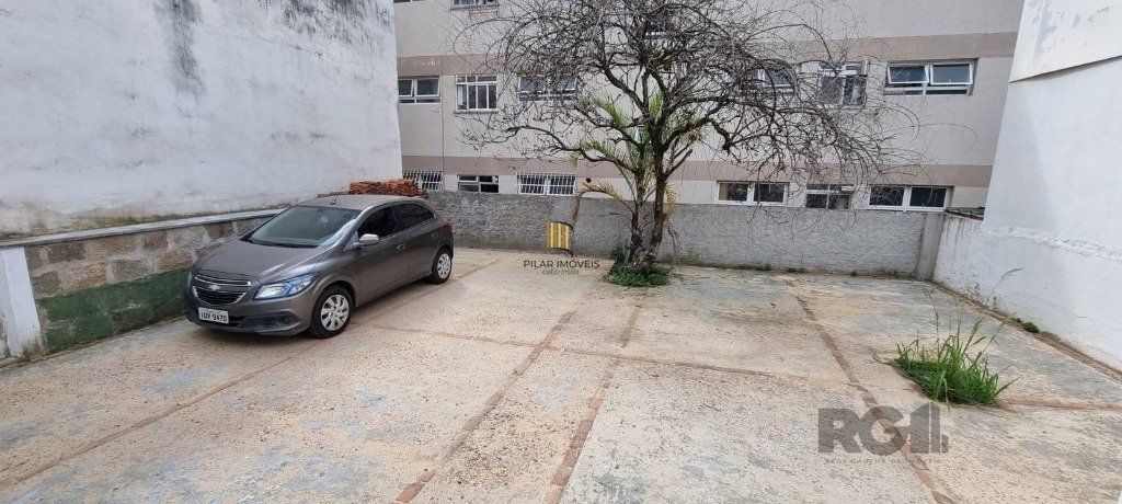 Casa de 2 dormitórios no bairro Petrópolis