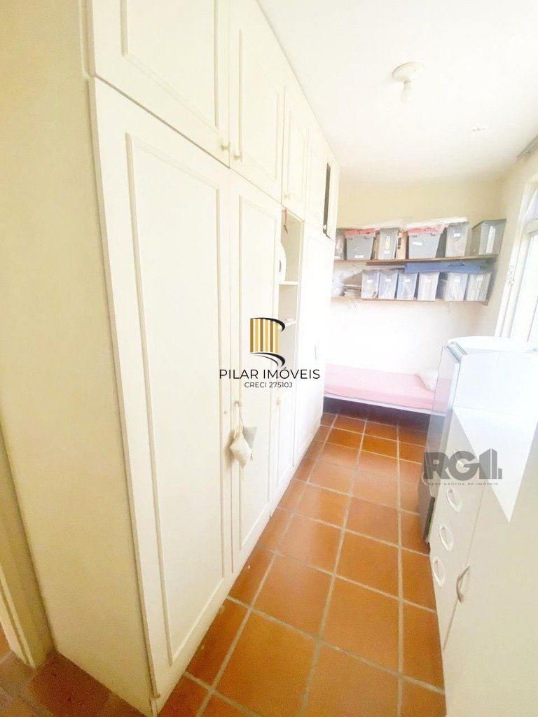 Casa 4 dormitórios no bairro Nonoai