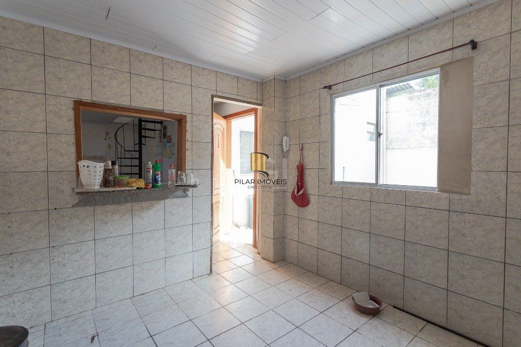 Casa 4 Dormitório(s) Bairro Glória
