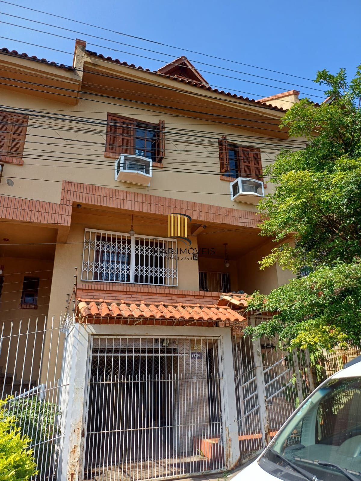 Casa 3 dormitórios no bairro Camaquã
