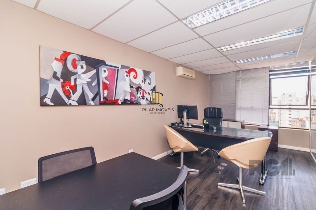 Excelente sala comercial de 140m² no centro.