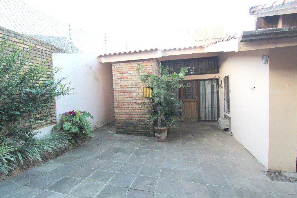 Casa para Venda - 100m², 3 dormitórios, 3 vagas - Nonoai